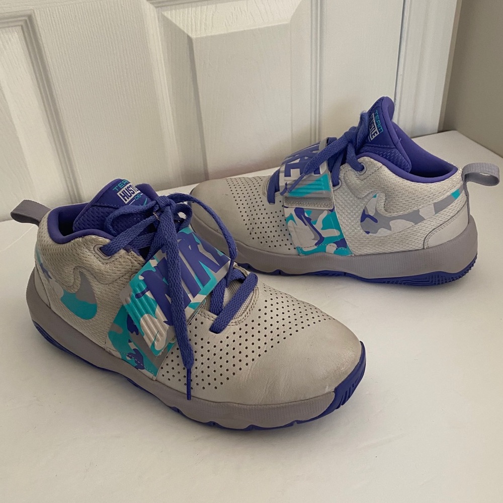 Nike Team Hustle Basketball Shoes